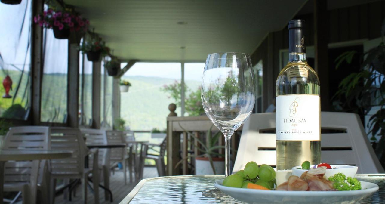 Chanterelle Inn & Cottages Baddeck Inlet Eksteriør bilde