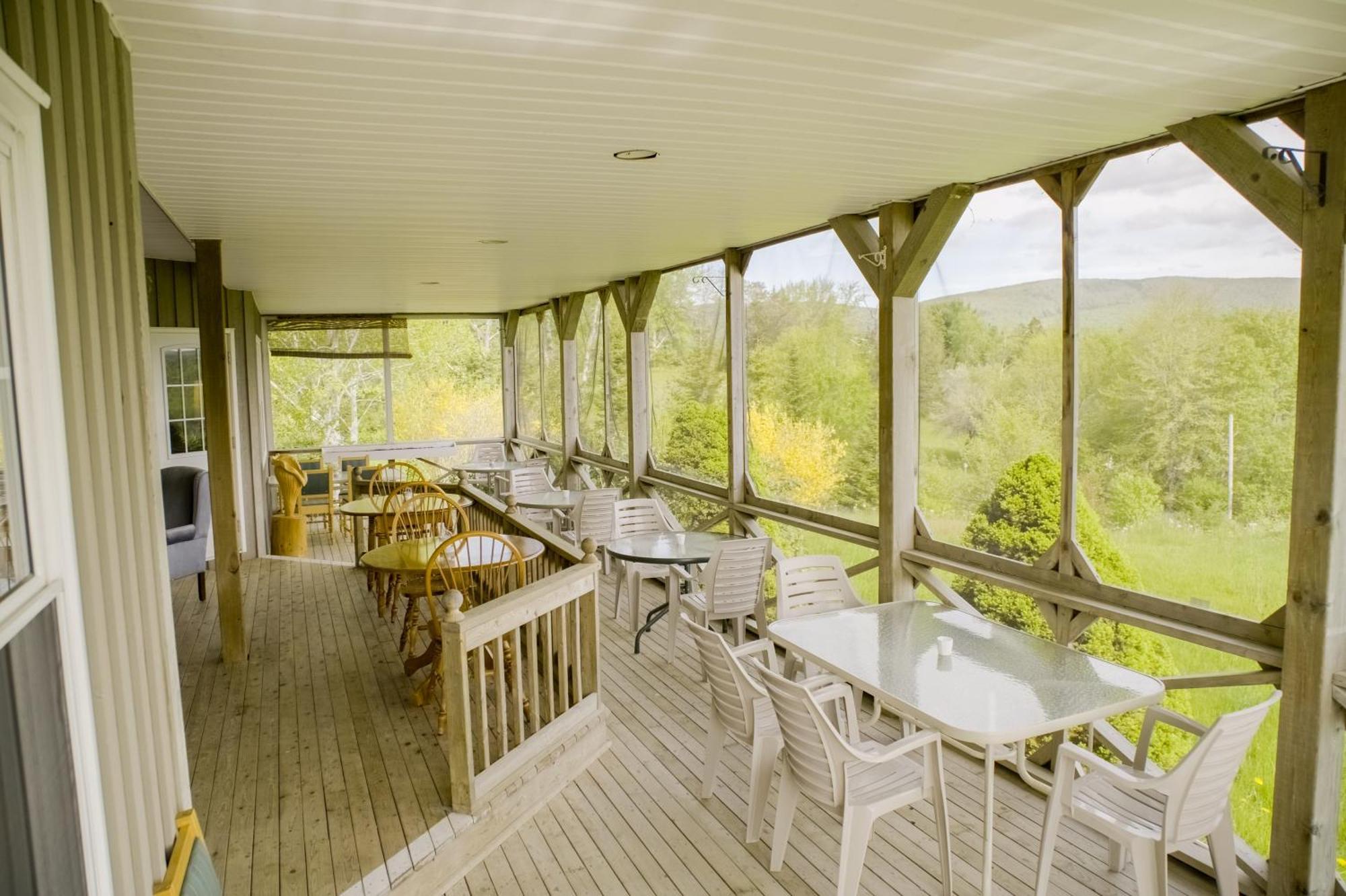 Chanterelle Inn & Cottages Baddeck Inlet Eksteriør bilde