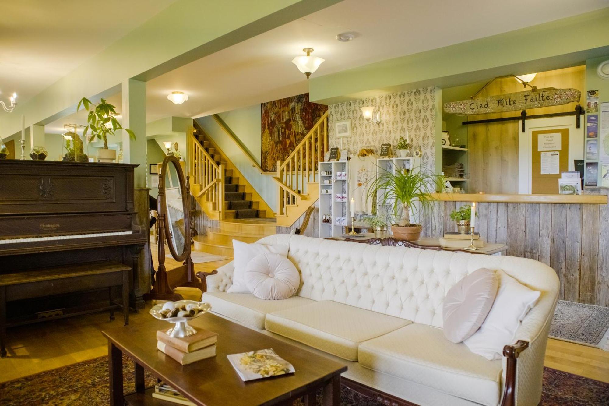 Chanterelle Inn & Cottages Baddeck Inlet Eksteriør bilde