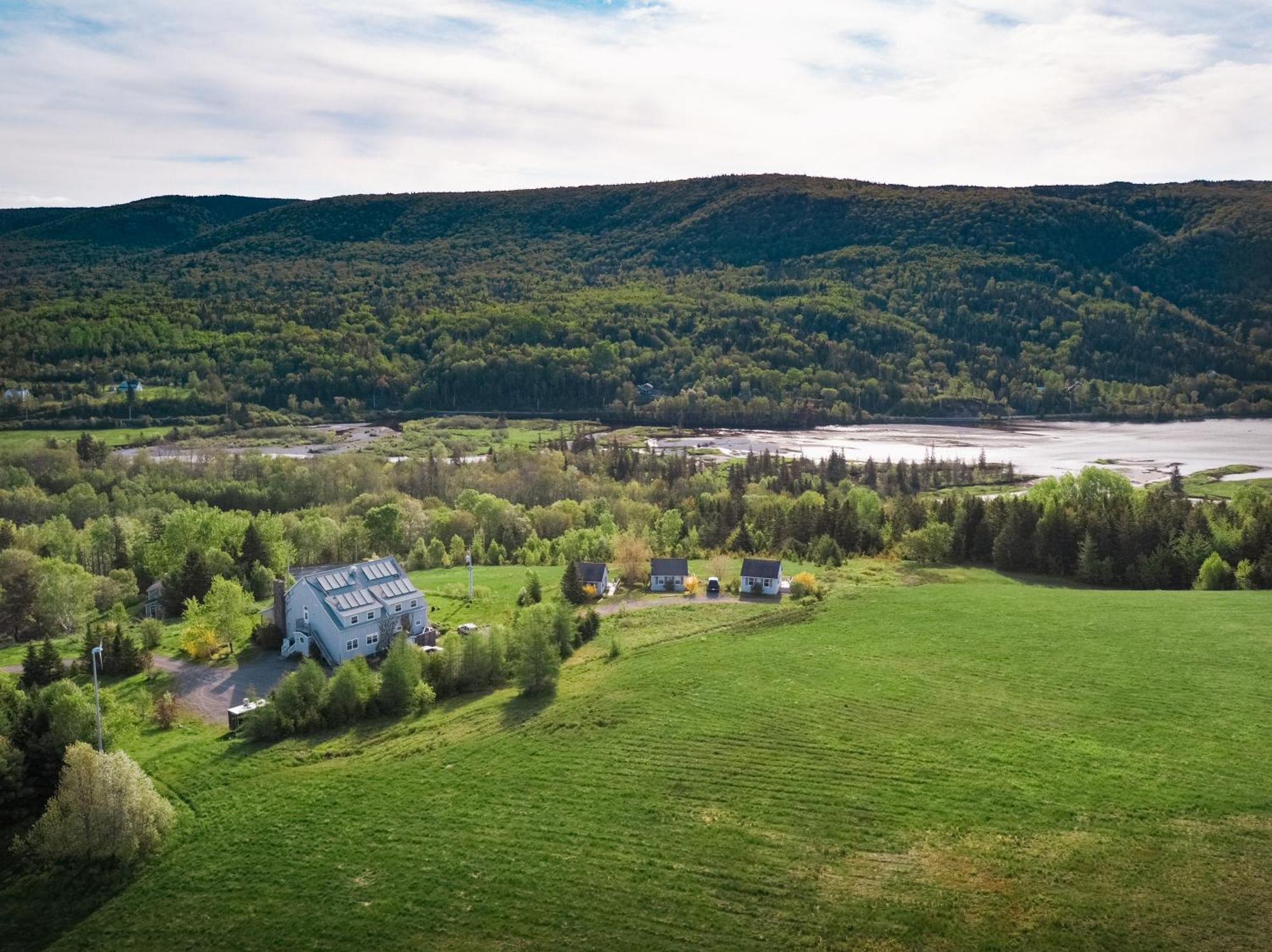 Chanterelle Inn & Cottages Baddeck Inlet Eksteriør bilde