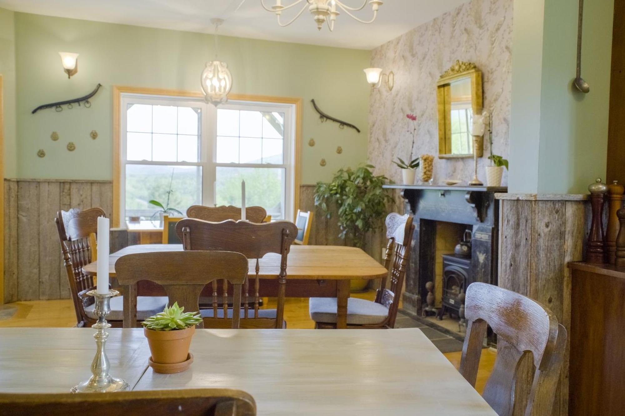 Chanterelle Inn & Cottages Baddeck Inlet Eksteriør bilde