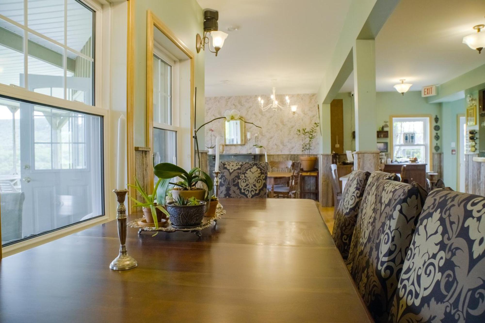 Chanterelle Inn & Cottages Baddeck Inlet Eksteriør bilde