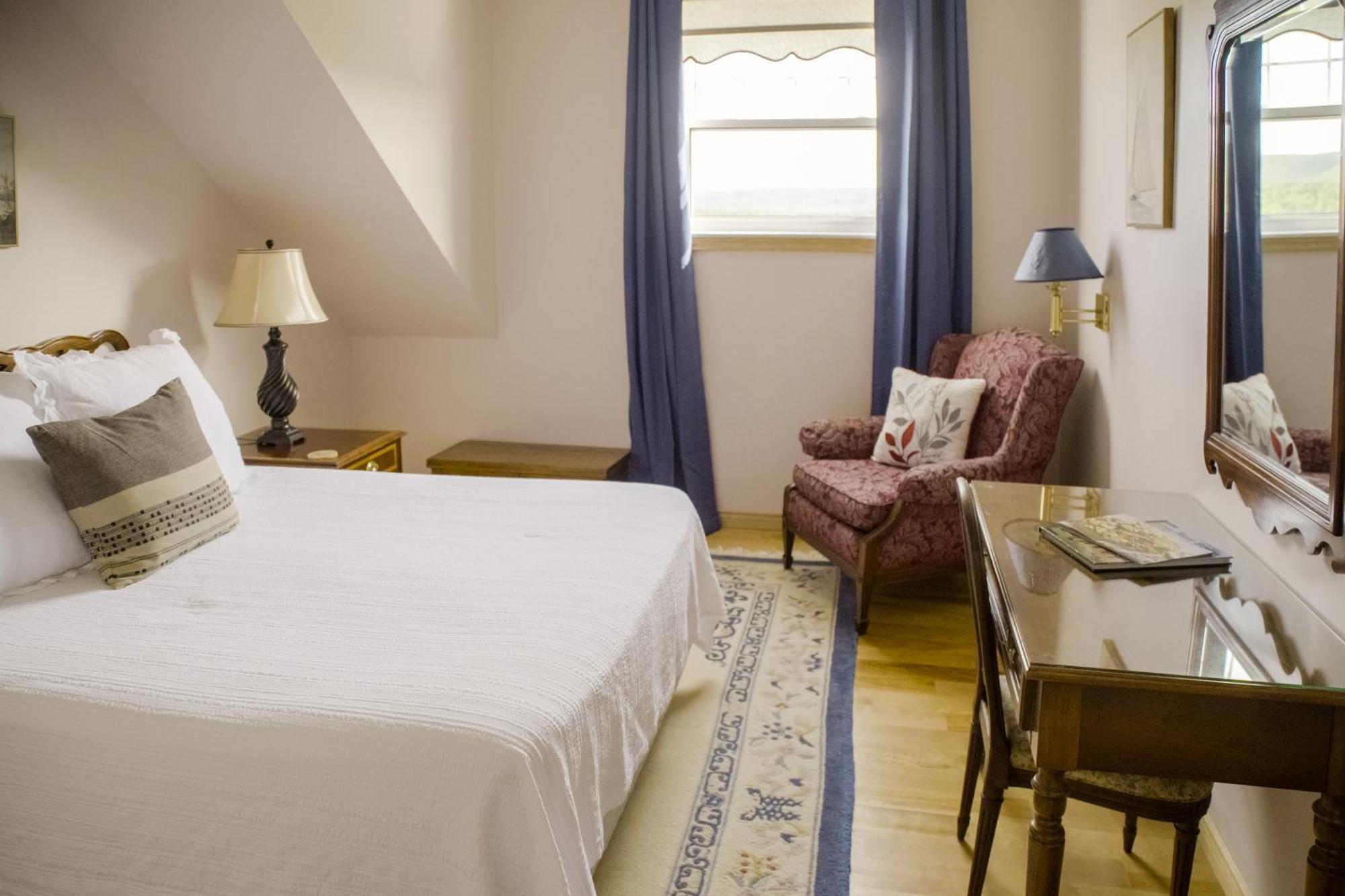Chanterelle Inn & Cottages Baddeck Inlet Eksteriør bilde