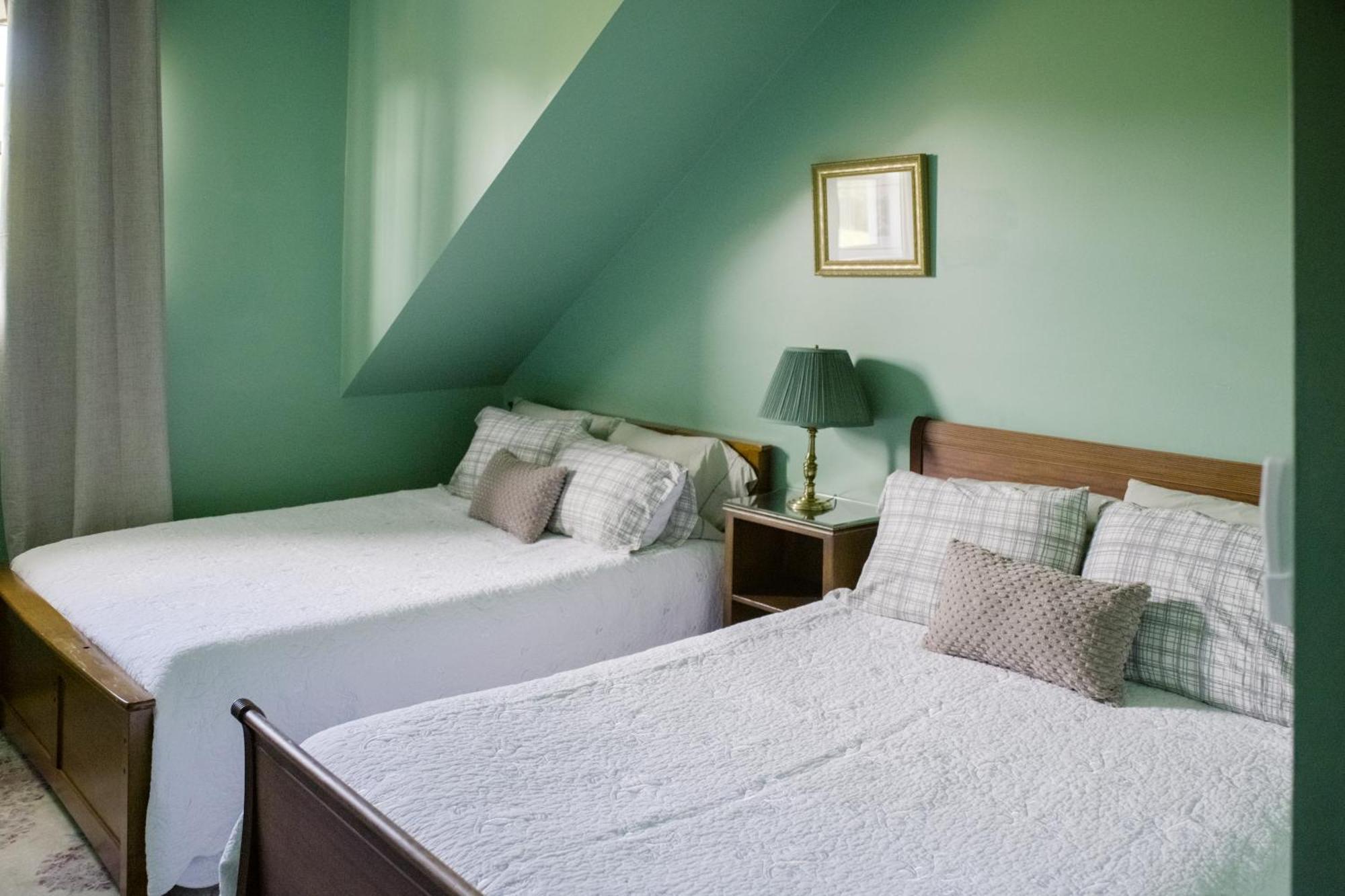 Chanterelle Inn & Cottages Baddeck Inlet Eksteriør bilde