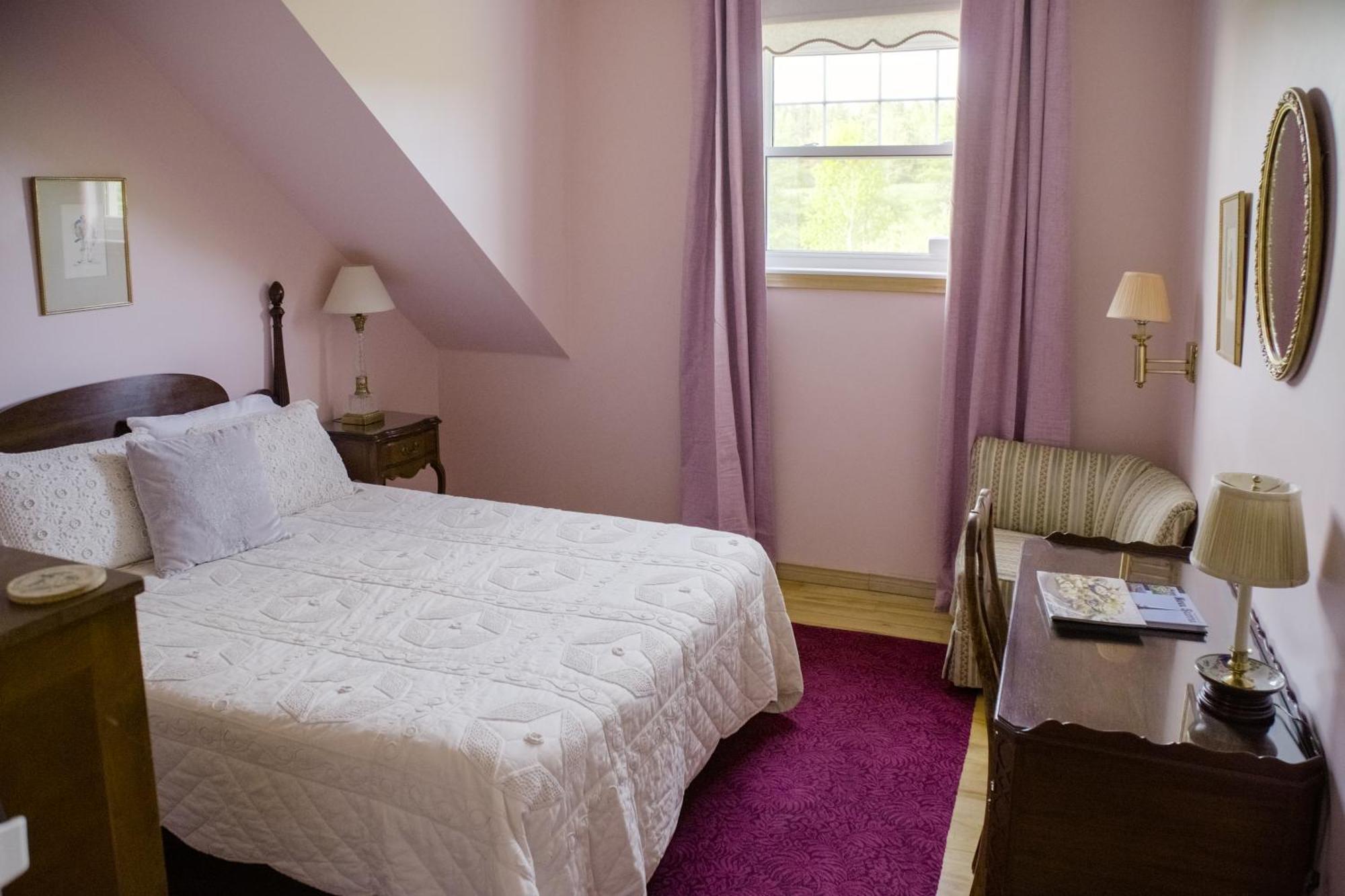 Chanterelle Inn & Cottages Baddeck Inlet Eksteriør bilde